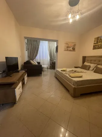 Peace Apartments Отели рядом с достопримечательностью «Venetian Tower of Durrës»