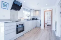 Angle Adventures - 4 Bedroom Cottage - Angle Hotels in Angle