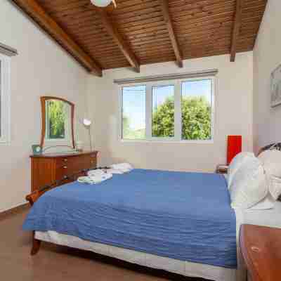 Villa Thetis Large Private Pool Walk to Beach Sea Views A C Wifi Car Not Required Eco-Friendl - 2302 Rooms