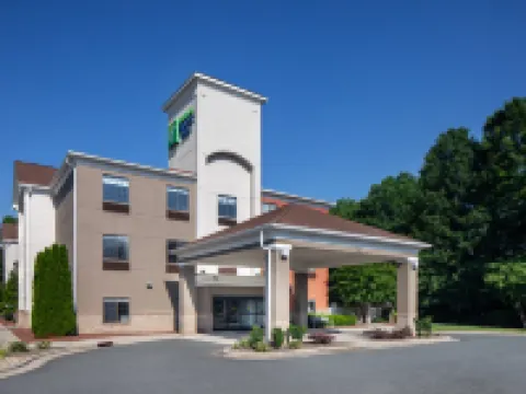 Holiday Inn Express & Suites ALBEMARLE by IHG Hotels in Stanly County