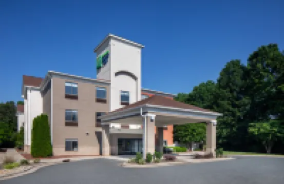 Holiday Inn Express & Suites ALBEMARLE by IHG