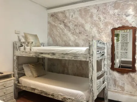 Balcones de Venecia Отели рядом с достопримечательностью «Torre del Reloj»