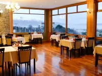 Altos Ushuaia Hotel & Resto Hotels near Mount Susana