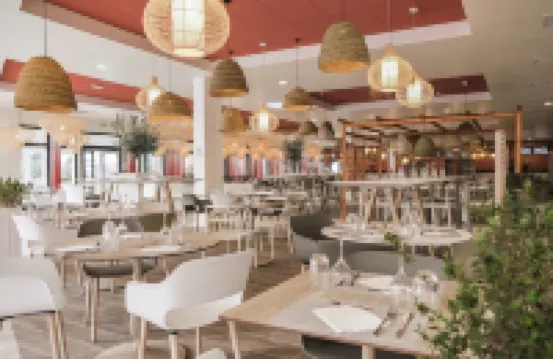 貝蘭布拉俱樂部港口卡馬格酒店 - 薩蘭