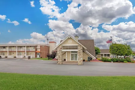 Best Western Plus Plattsburgh Отели в г. Платтсбург