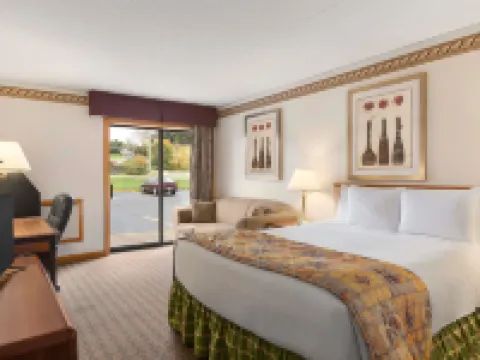 Travelodge by Wyndham Owen Sound Hotels in Grey County