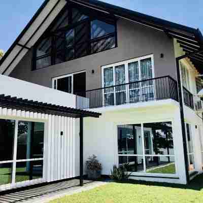 Villa by the Edge Hotel Exterior
