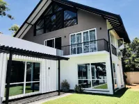 Villa by the Edge Hotels in Kadawatha