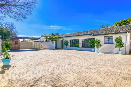 BM Gardens Отели в г. Иденвейл