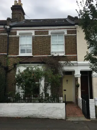 Goodenough Guesthouse