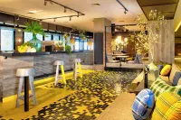 Rooms Inc Semarang - bar