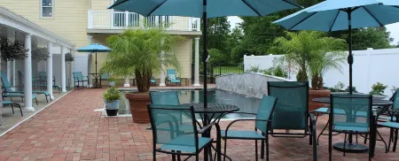 Hope and Glory Inn and Vineyard