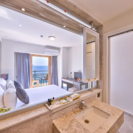 Hera Hotel