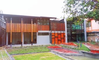 Baan Mai Kradan Hostel Chiang Rai