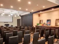 Prassede Palace Hotel Hotels near Sacred Road