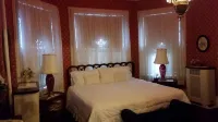Victorian Inn B&B Hotels near Broadway National Historic District
