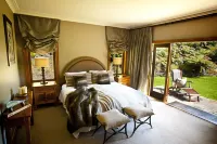 Treetops Lodge & Estate Hotels in Horohoro