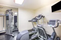 Days Inn by Wyndham Maui Oceanfront - Gym