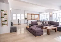 Pasiphae Hotel
