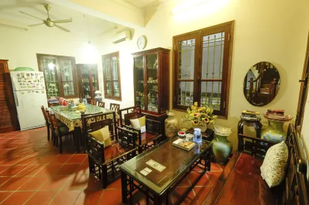 French-Styled House Отели рядом с достопримечательностью «Thanh Do University»