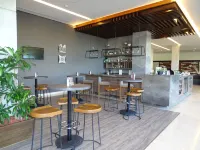 Hampton Inn by Hilton Celaya - bar