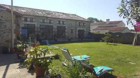 Le Patronage Отели в г. Лож-Фужерёз