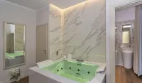 Palazzo Cini Luxury Rooms in Pisa - badewanne