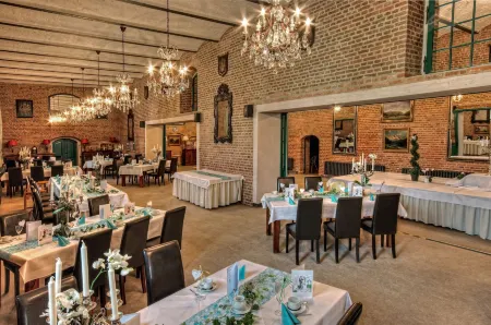 Hotel Zur Henne Отели в г. Лауха