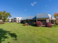 Asure Explorer Motel & Apartments Hotels in Te Anau
