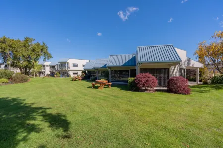 Asure Explorer Motel & Apartments