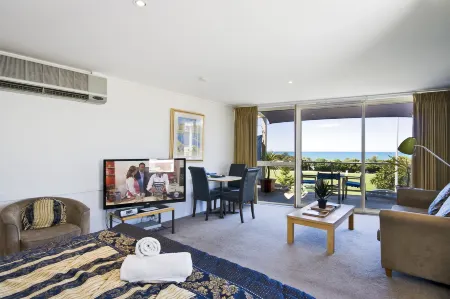 The Sandridge Motel Отели в г. Порт-Дуглас