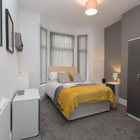 TownHouse @166 Ruskin Rd