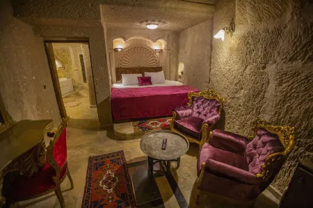 Royal Cave Hotel Отели рядом с достопримечательностью «Yunak Spa at Yunak Evleri Cave Hotel»