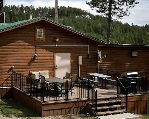Holy Smoke Resort Hotels in Mount Rushmore UT
