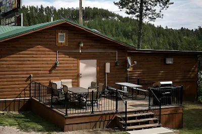Holy Smoke Resort Hotel di Mount Rushmore UT