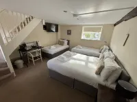 Rylands Farmhouse Hotels in Handforth