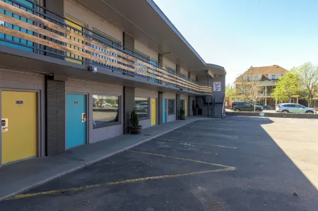 Bel Aire Motel Отели в г. Боннер-Запад Риверсайд