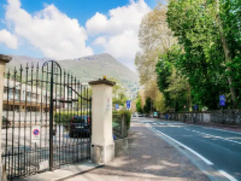 マホメインコモ - プロムナード チェルノッビオのホテル