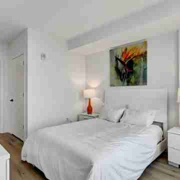 Global Luxury Suites at Town Center Rooms
