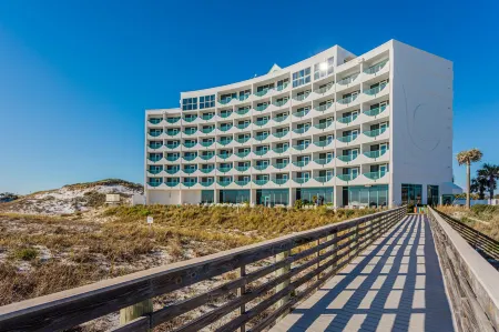 Holiday Inn Express Pensacola Beach Отели рядом с достопримечательностью «Pensacola Beach Gulf Pier»