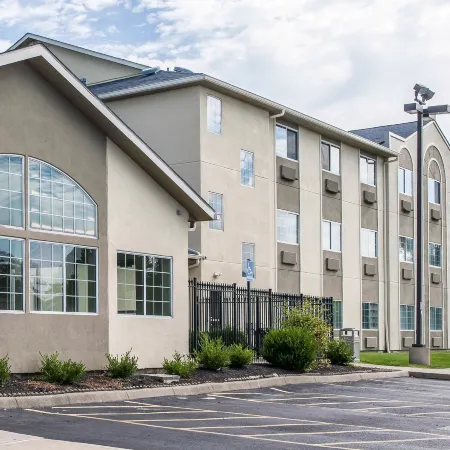 Comfort Suites