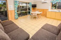 Big4 Moruya Heads Easts Dolphin Beach Holiday Park - parking