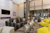 La Quinta Inn & Suites by Wyndham Boston-Andover Hotels in Tewksbury