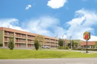 Super 8 by Wyndham Little Rock/Otter Creek Hotels near Walmart Supercenter