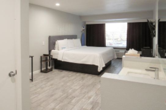 Capri Suites Anaheim