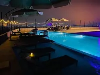 Hotel Tower Inn - Pools