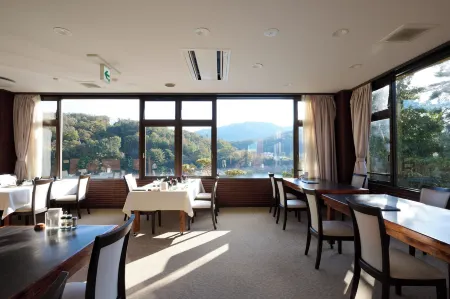 Hotel Hakuryuko Resort Отели в г. Михара