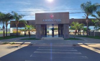 Emmis Park Hotel