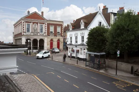 Hampden Apartments - the George Отели в г. Виндзор