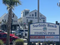 Charming 2-bedroom cottage near downtown Surfside Beach. Quick walk to the beach Hotels in Surfside Beach